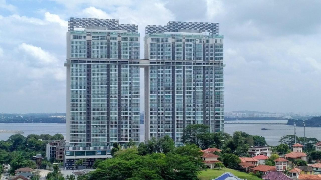 Experience The Coast - Hostahome Suites At Paragon Residence Near Downtown Джохор-Бару Экстерьер фото