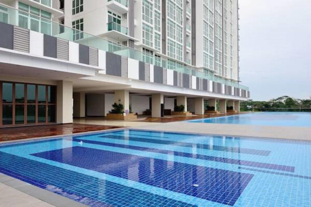 Experience The Coast - Hostahome Suites At Paragon Residence Near Downtown Джохор-Бару Экстерьер фото